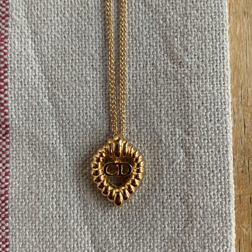 Dior pendant